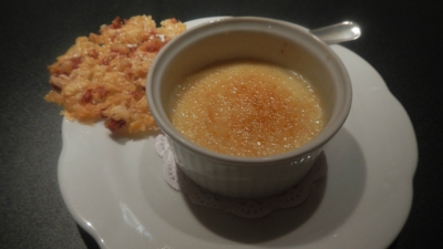 Blumenkohl Panna Cotta mit Käse-Schinken-Crackern