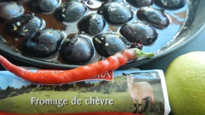 Gewürz-Zwetschgen mit gebratenem Ziegenkäse